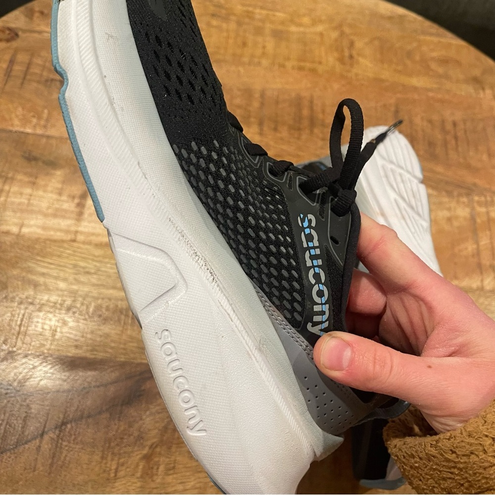 😍Saucony Women's Black Running Shoes - Picture 4 of 6